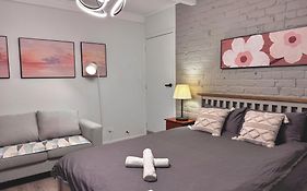 Peaceful And Lovely Home With External Private Bathroom